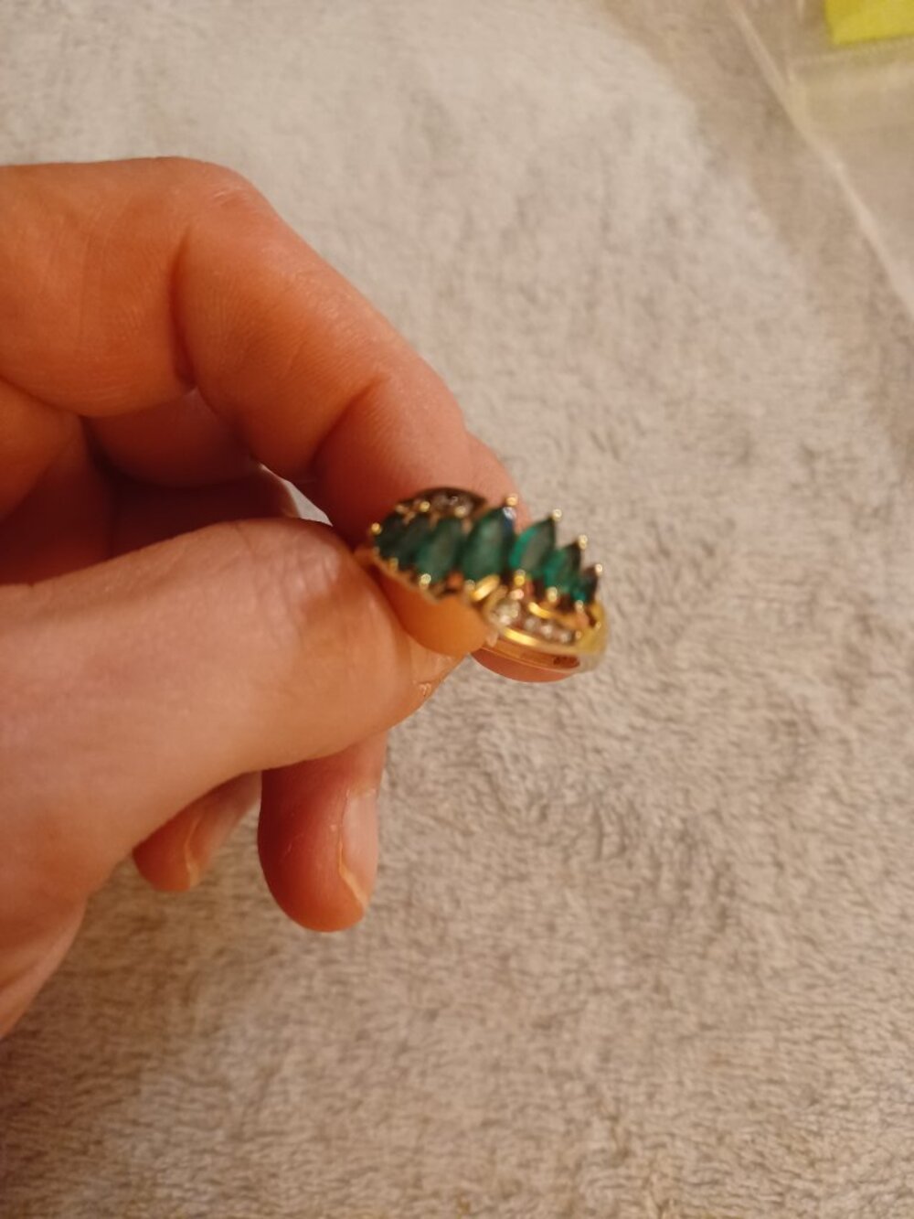 10k YG Diamond and Emerald Ring - Picture 3 of 7